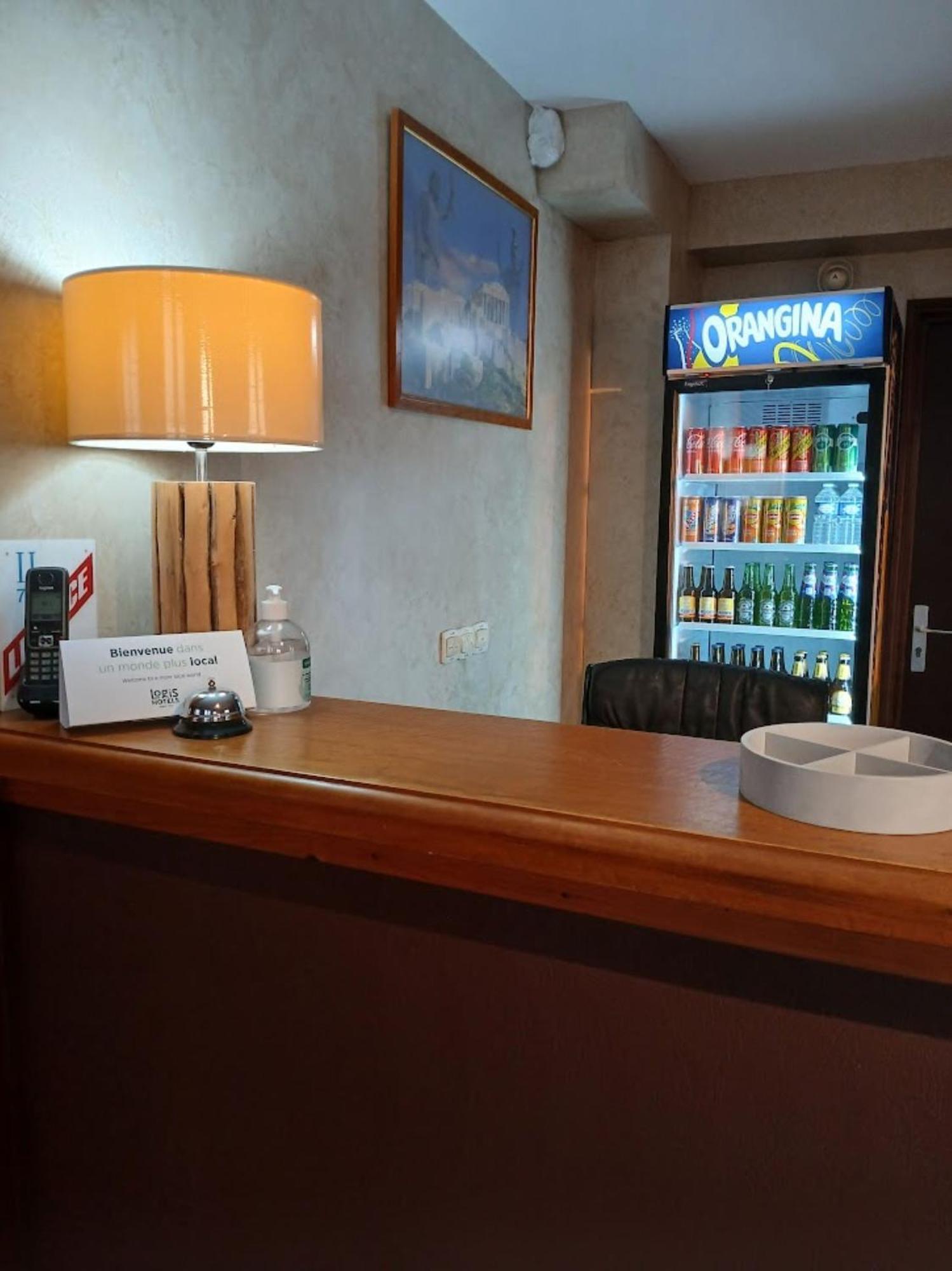 Logis Hotel Les Confins Du Perche Со Экстерьер фото